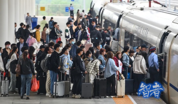 高铁_副本.jpg 高铁_副本.jpg