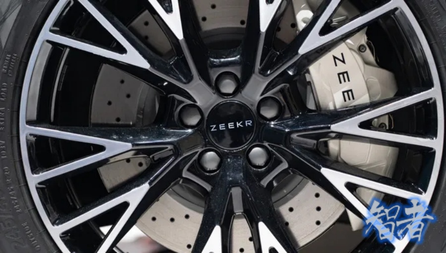 上市不到一年的 极氪 为什么突然要被私有化？.jpg