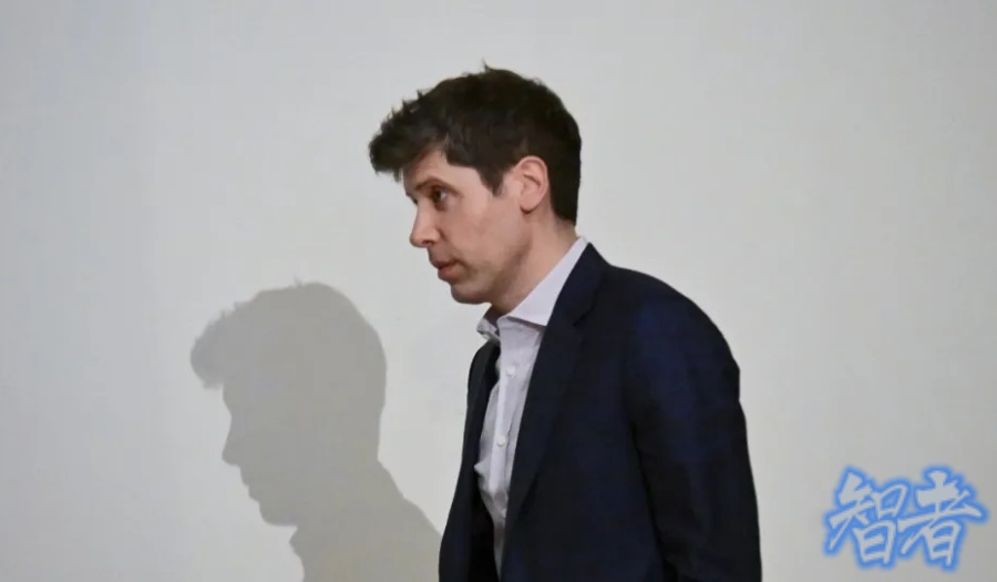 OpenAI 正在押注一场系统级豪赌|奥特曼 最新重磅访谈.jpg OpenAI 正在押注一场系统级豪赌|奥特曼 最新重磅访谈.jpg