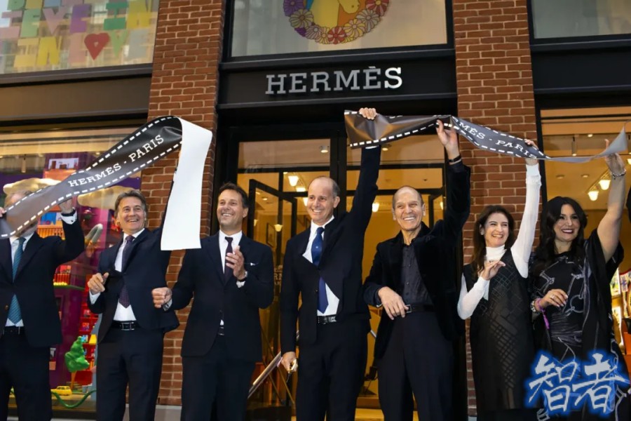 爱马仕 继承人被“男管家”掏空:一场持续25年的“杀熟”骗局-7.jpg 爱马仕 继承人被“男管家”掏空:一场持续25年的“杀熟”骗局-7.jpg