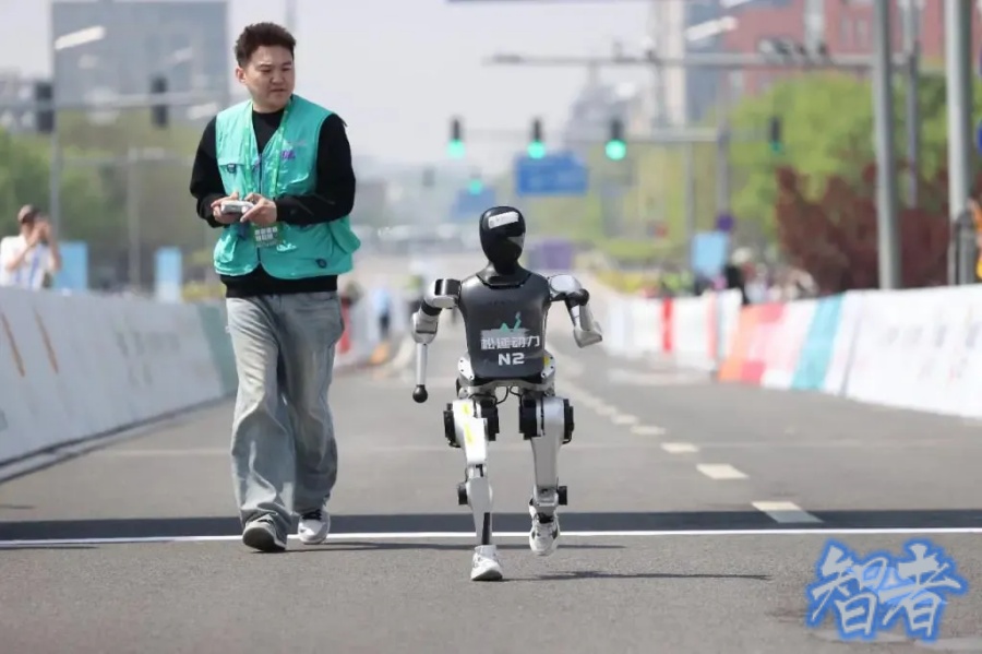 松延动力 将上春晚-2.jpg 松延动力 将上春晚-2.jpg